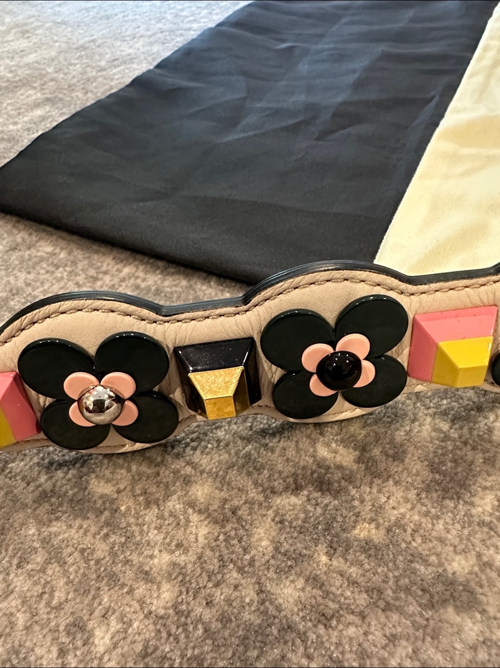 FENDI PURSE STRAP WITH GORGEOUS FLOWERS STUDS - Picture 10 of 12